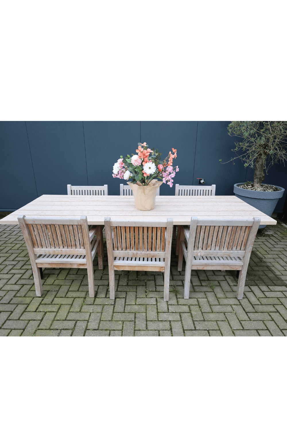 teak houten tuintafel met metalen poten