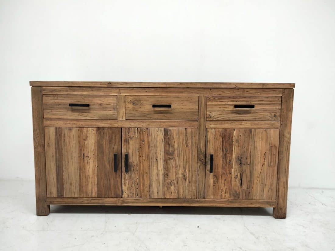 landelijk groot dressoir